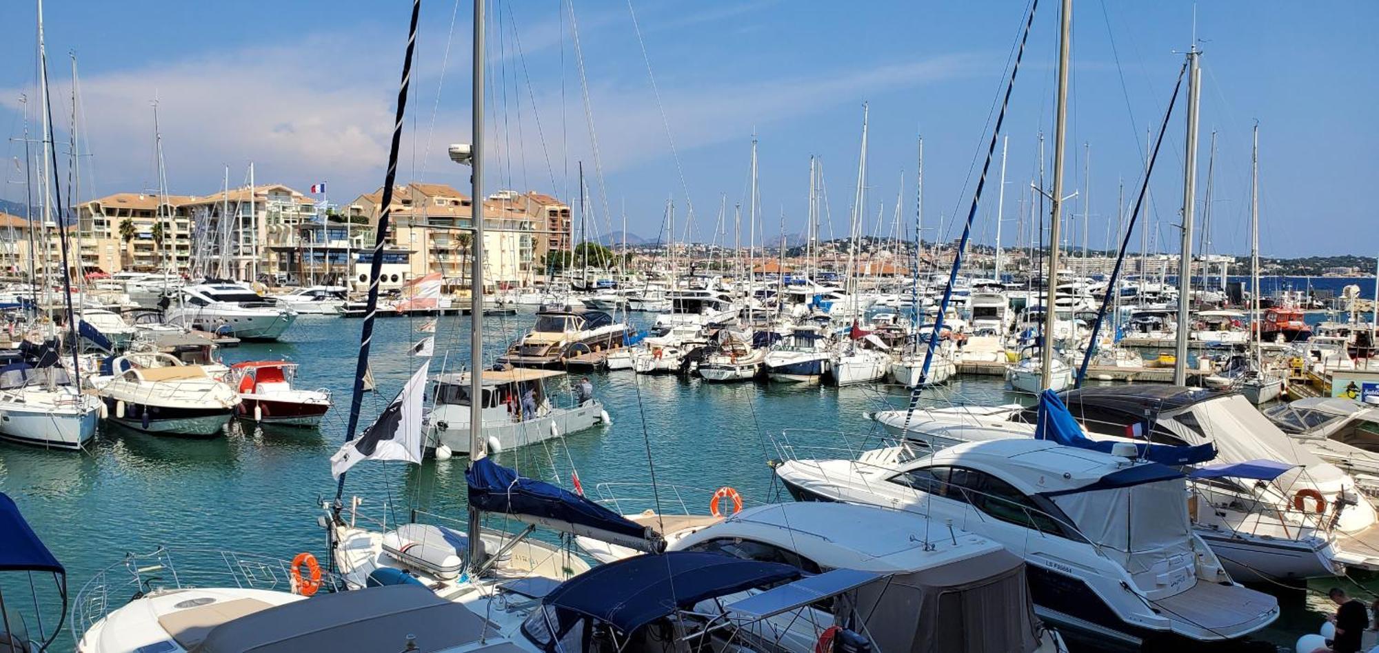 Vue Sur Port Pour Ce T2-3 Cap Hermes, 6 Cou